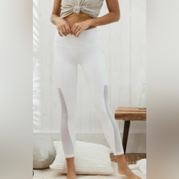 Aerie white leggings size small. Brand new. Never worn - Picture 4 of 4